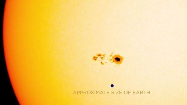 【フレア】太陽の表面上に「超巨大黒点」が出現、現在も拡大中か…爆発すれば磁気嵐が発生