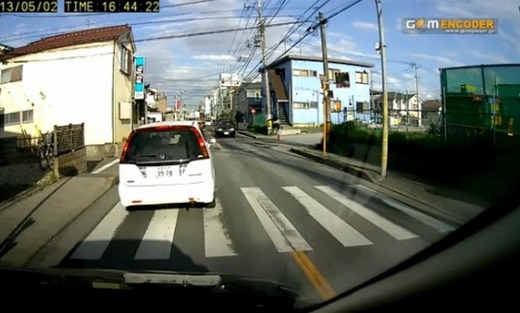 歩道 自転車 逆 走