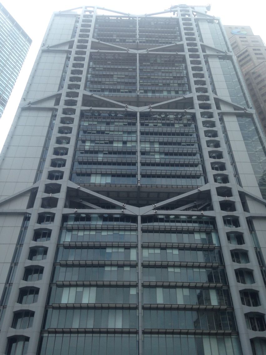 ノーマン フォスターの建築in香港 気がつけば大連