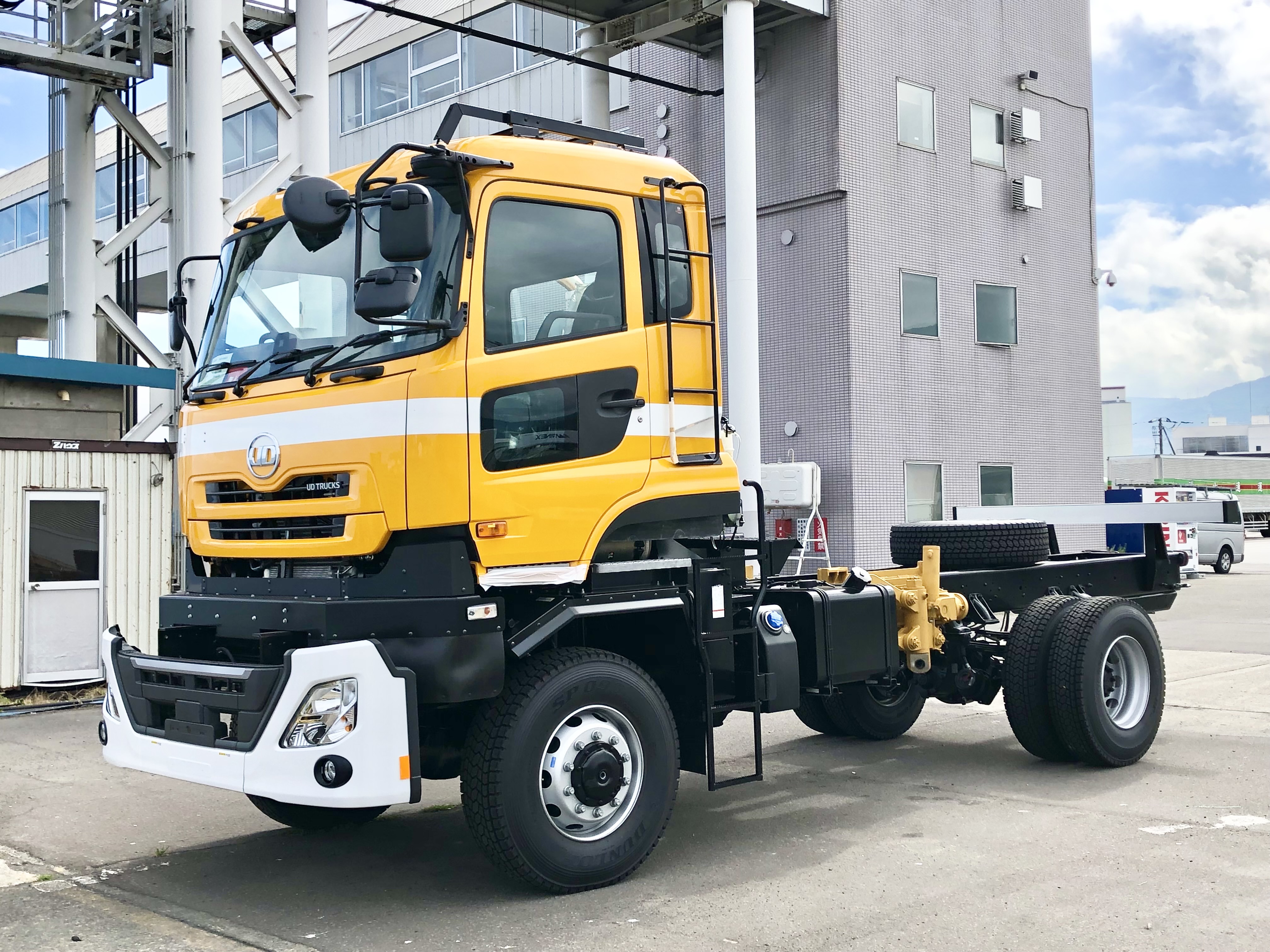 No.75【UDトラックス・クオン】除雪専用車・CF 4×4 : 自遊嗜好