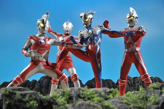 ウルフェス ニセウルトラマン、セブン、エースロボット+待ちぼうけダダ ウルフェス ニセウルトラマン、セブン、エースロボット+