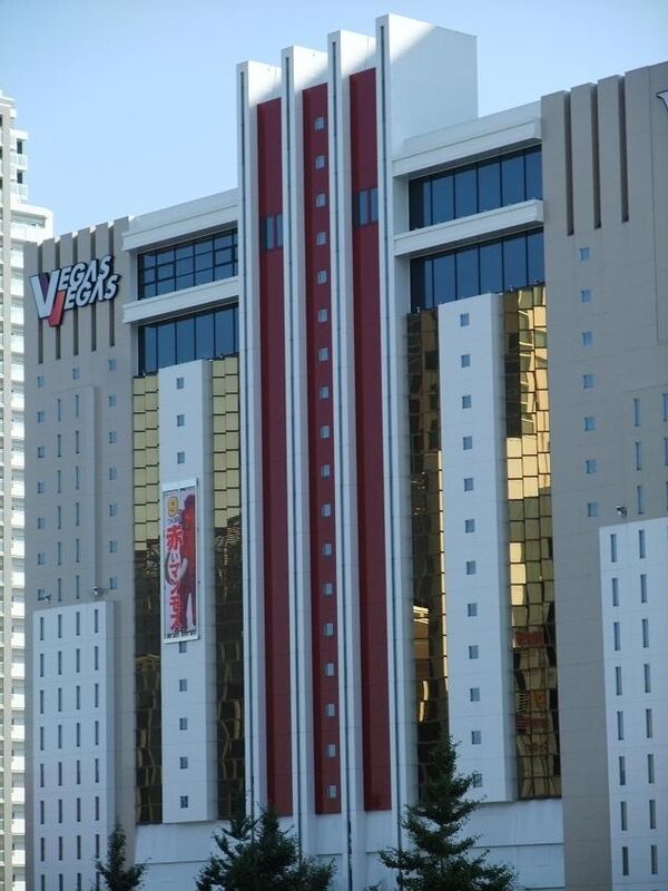 ベガスベガス ／札幌のゴールデンビル 純喫茶ヒッピー（HIPPIE HAPPY）～1980年から喫茶巡り Powered by