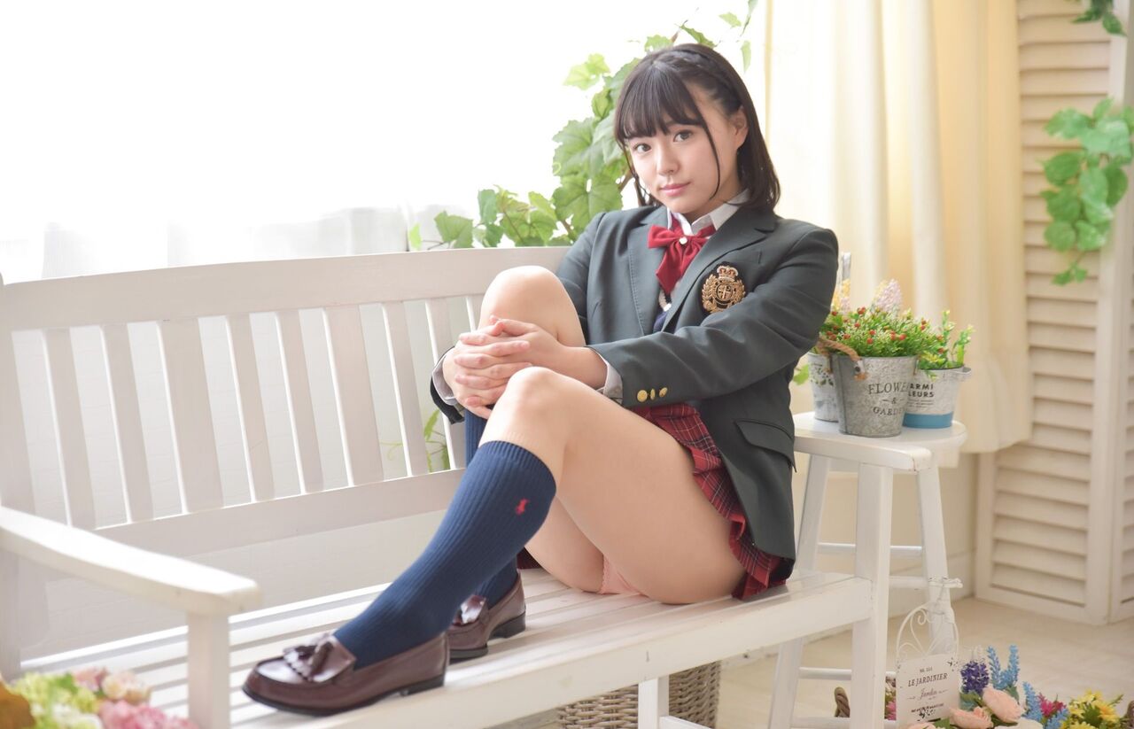 JK 座りパンチラ