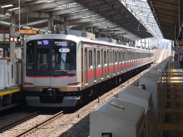 P2420052_R