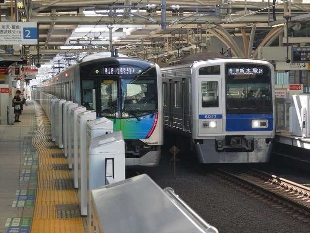 P2440303_R
