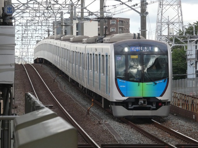 P2350777_R