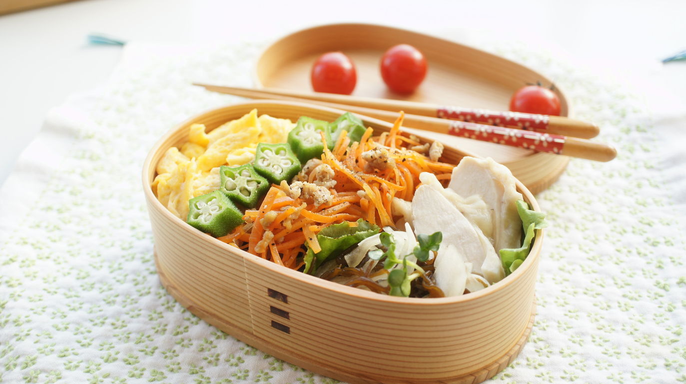 人参しりしり三色丼の簡単丼 十さん