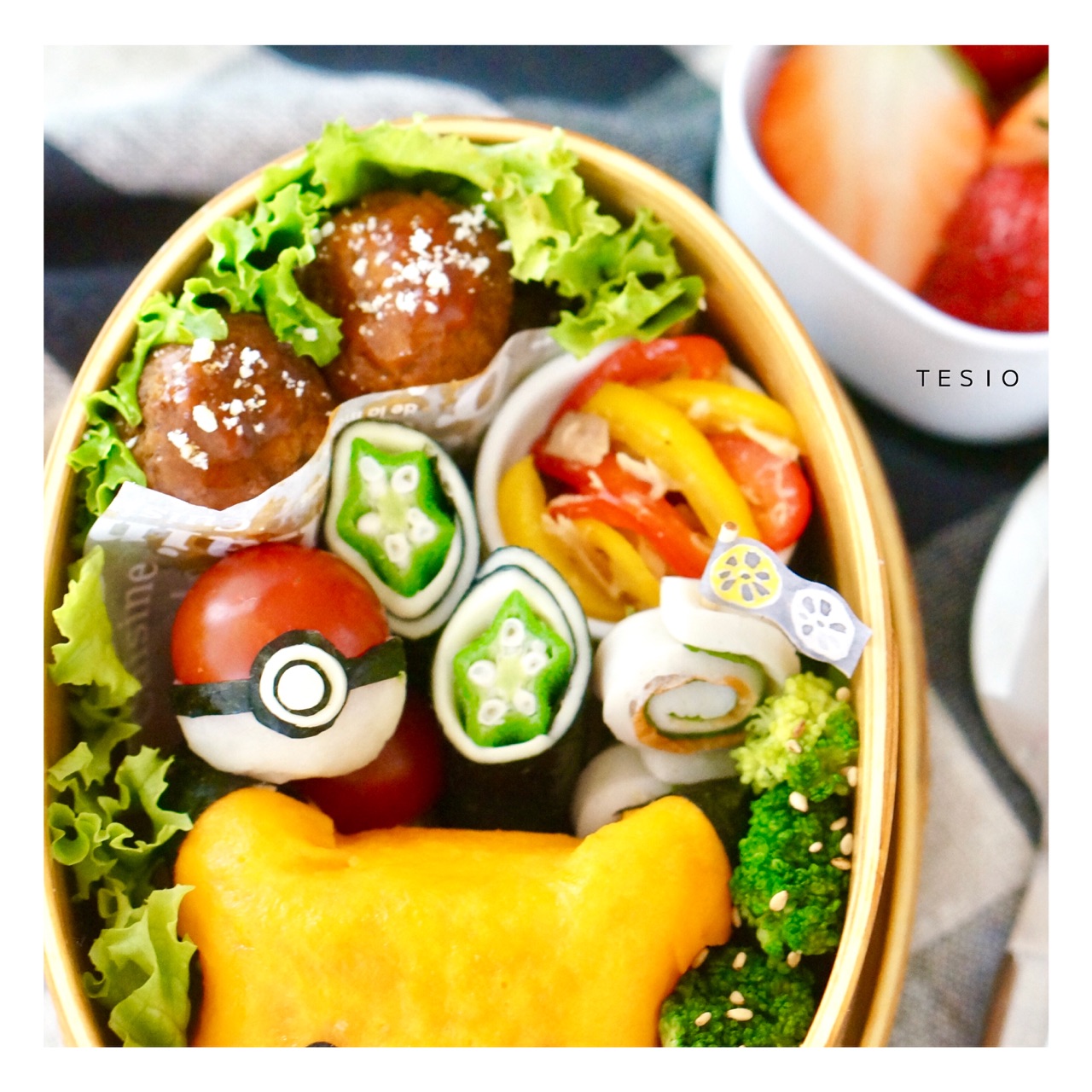 ピカチュウオムライスとミートボール弁当 かわいいおべんとう ピカチュウオムライスとミートボール弁当 かわいいおべんとう