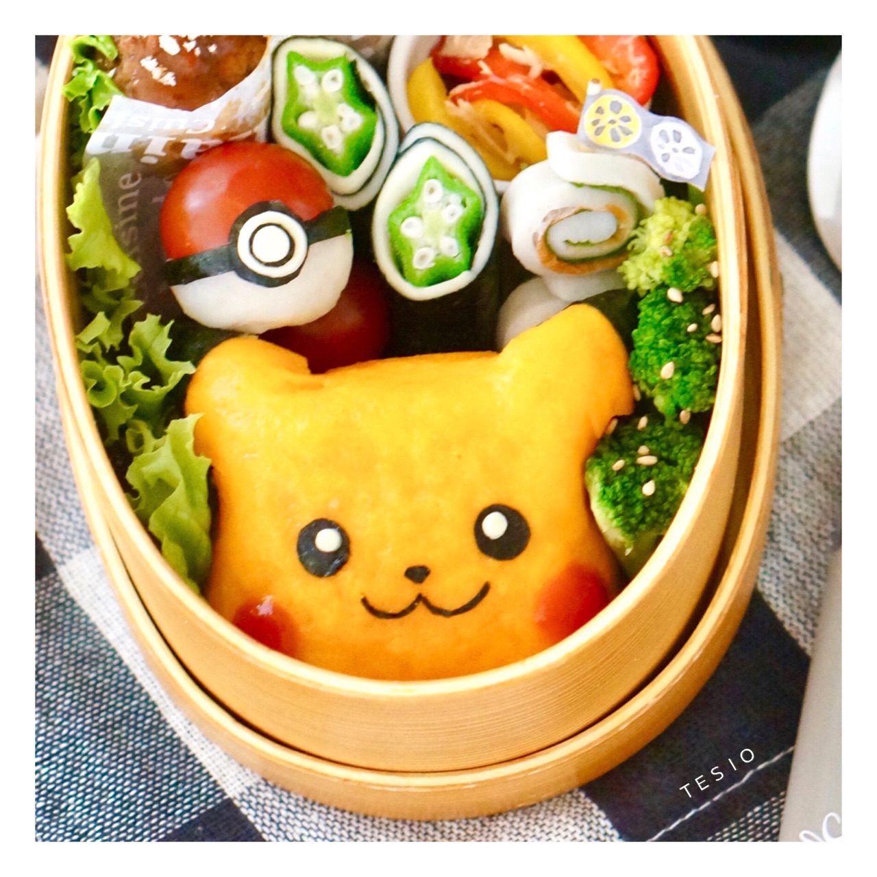 ピカチュウオムライスとミートボール弁当 かわいいおべんとう