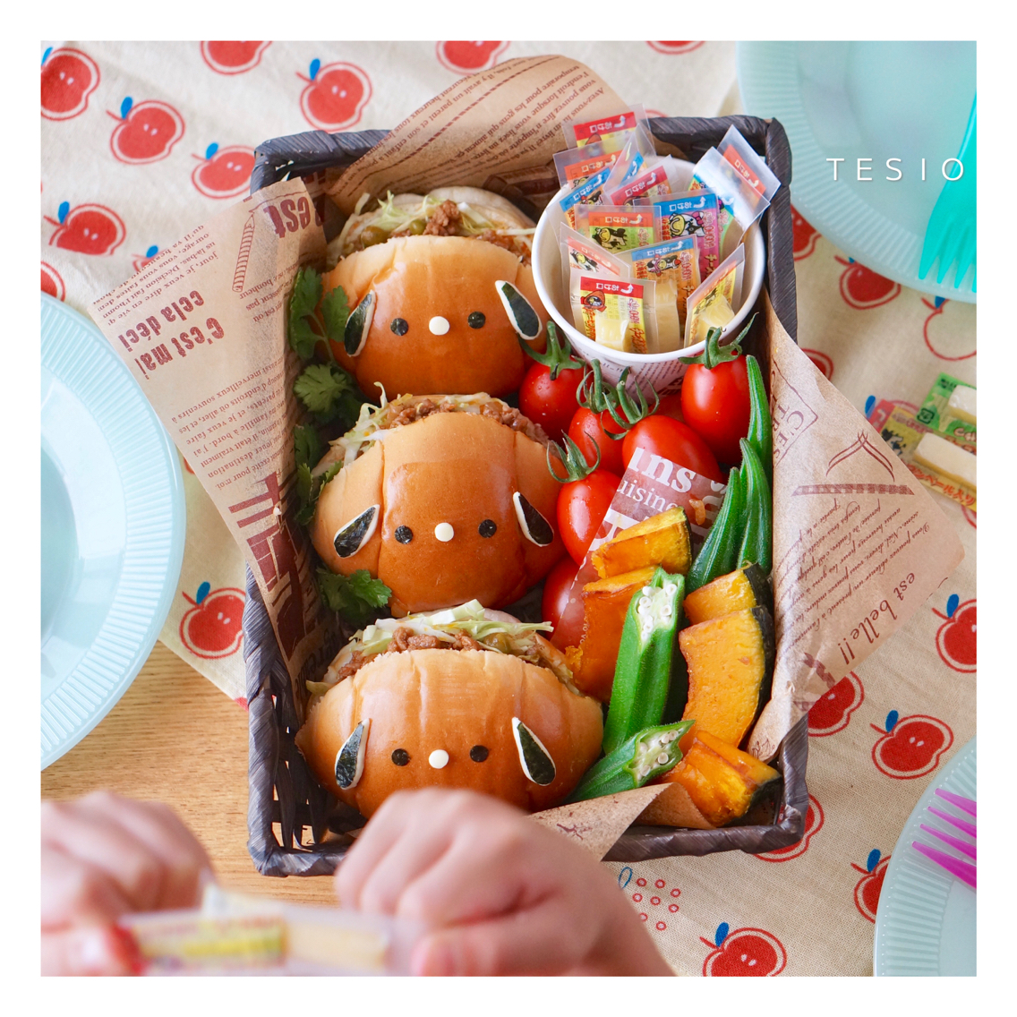 ピクニックにぴったり チーズおやつ わんこサンドイッチ かわいいおべんとう ピクニックにぴったり チーズおやつ わんこサンドイッチ かわいいおべんとう