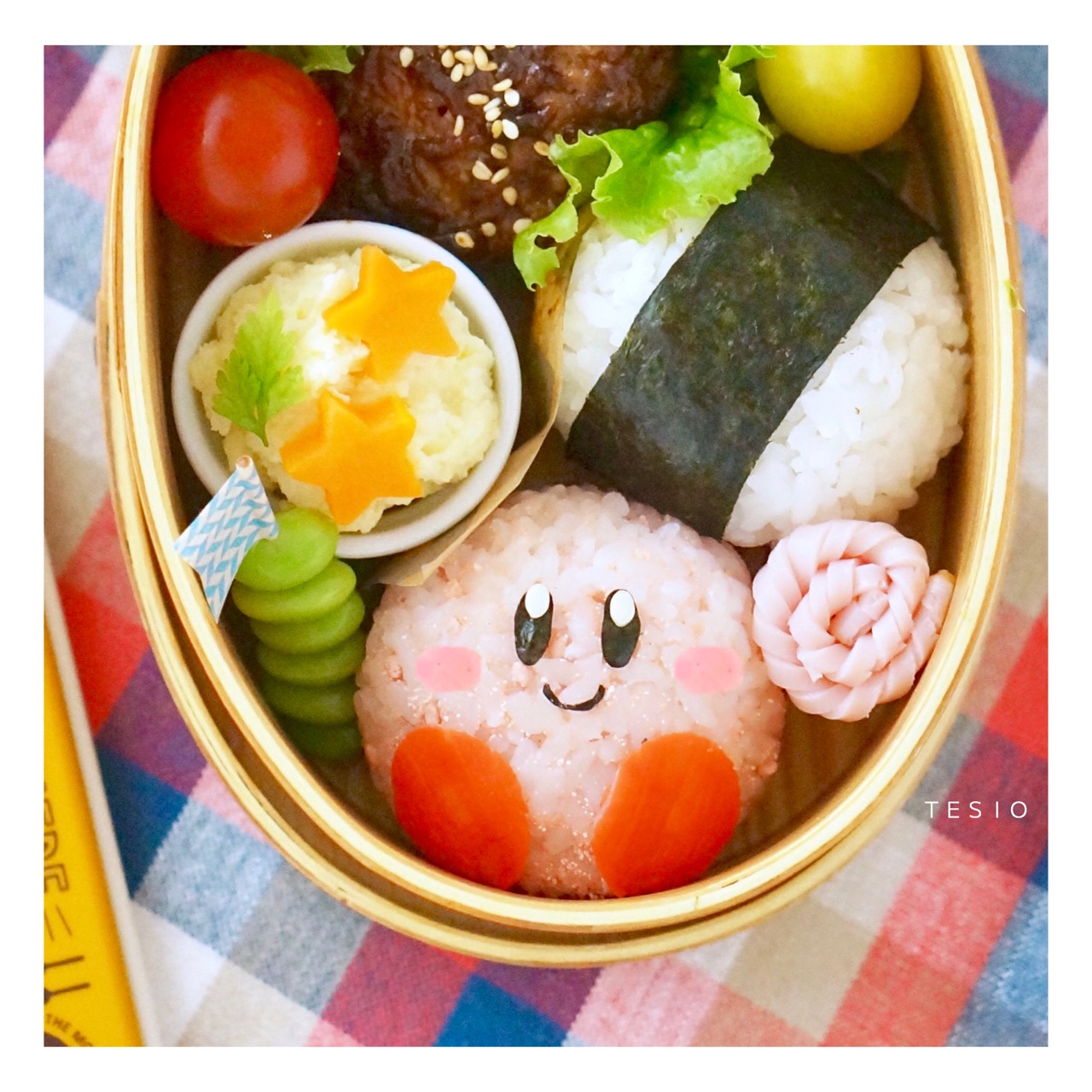 体育祭 ハンバーグと星のカービィおにぎり弁当 かわいいおべんとう