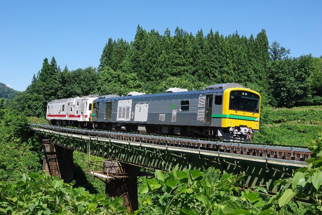 大阪メトロ×JR西日本　コラボ商品　つり革サコッシュ　大阪関西万博 Osaka Metro ショップ 大阪・関西万博コラボつり革サコッシュ