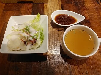 神田の肉バル RUMP CAP 新橋店 ランチ サラダ スープ
