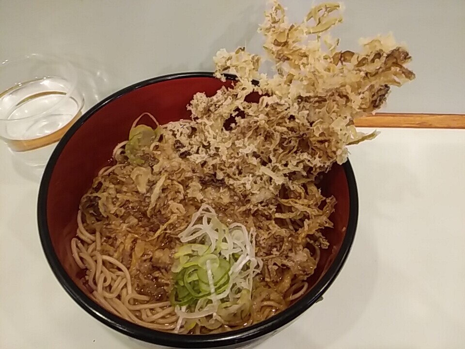 新橋 おくとね 舞茸天そば 巨大 美味い 新橋駅前ビルの老舗立ちそば屋 汐留 新橋 銀座 B級 ランチ グルメ