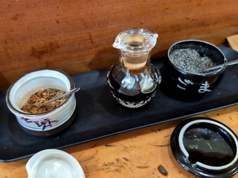 薬味 ゴマ 都営新宿線 大島 そば酒坊 へぎそば