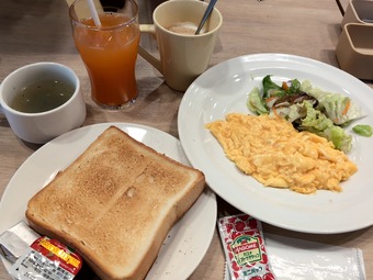 ガスト すかいらーく 朝食 モーニング スクランブルエッグセット