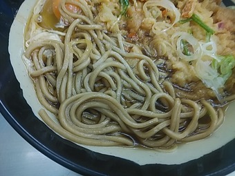 駅ホーム立ちそば 東神奈川駅 日栄軒 にちえいけん 天玉そば