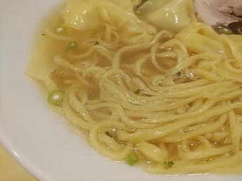 新橋ランチ 本丸亭 ほんまるてい 塩ラーメン専門店 麺 スープ