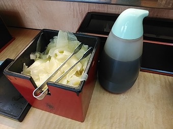 新橋 回転寿司一番 卓上ガリ 醤油 新橋ランチ 新橋烏森口 駅前