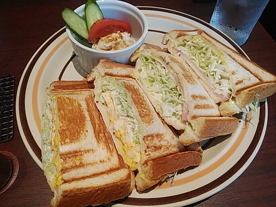 銀座ナイン 北欧 グリルサンドウィッチセット 1000円 老舗喫茶店のホットサンド ボリューミー 汐留 新橋 銀座 B級 ランチ グルメ