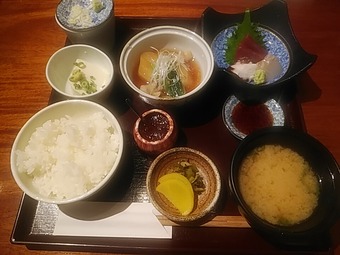 新橋 旧月 きゅうづき ランチ お刺身・煮物とせいろの定食