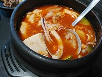 新橋ヨプの王豚 ヨブの王豚 ランチ 海鮮スンドゥブチゲ