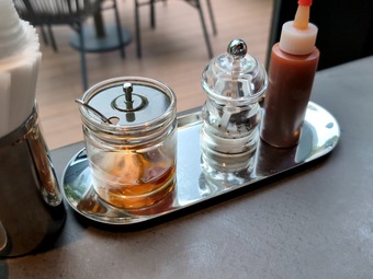 卓上 ランチ 虎ノ門 神谷町トラピリカ TWG 神谷町トラストタワー