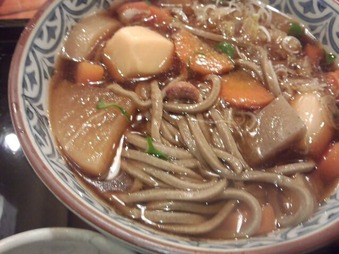 本陣房新橋店 ランチ 鴨けんちん蕎麦