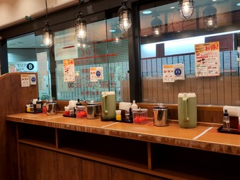 店内 京王線新宿駅構内 ワンコイン カレーショップC&C