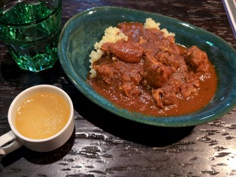 チキンカレー ランチ 新橋カレーハウス林 キングビー KingBEE