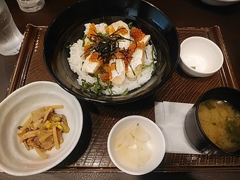 ガスト 2019秋 日本の美食紀行 岩手鮭ハラスといくらのはらこ飯丼