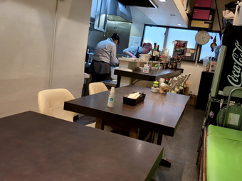 店内 新橋 KitchenVAN キッチンバン 新橋ランチ