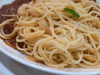 白ボロネーゼパスタ 岩本町小伝馬町 アーモンドランチ 爆盛 デカ盛り