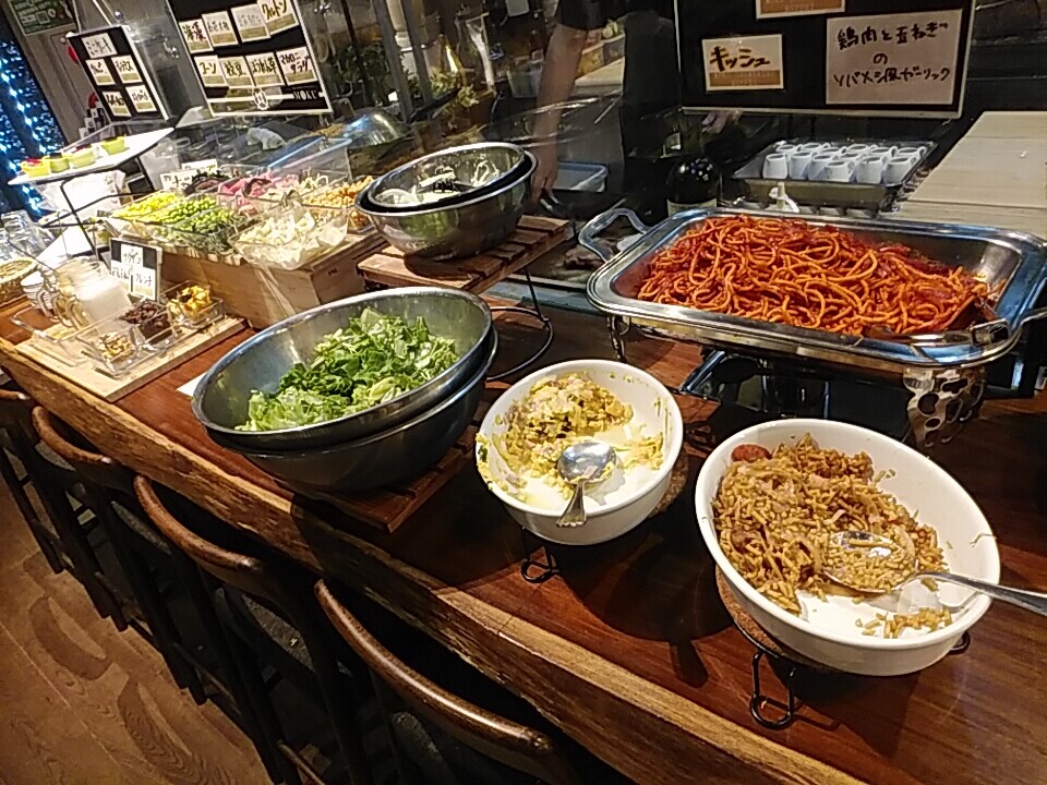 新橋ランチバイキングｃｐ最強レベル Moku モク ランチビュッフェ999円 1円でカットステーキも付く カレーが美味い 汐留 新橋 銀座 B級 ランチ グルメ