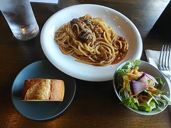 新橋ランチ 新橋駅前ビル パスタ minamo ミナモ 牛筋のトマトソース