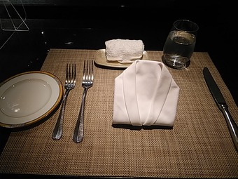 銀座ランチ 新橋ランチ コックアジル 美しょう テーブルセット