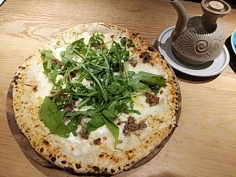 銀座 いぞら ピザランチ サルシッチャ
