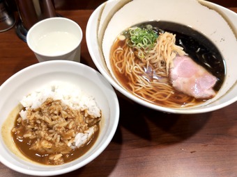 �����顼���˥� �����顼���ʲ��˥��졼�饤��