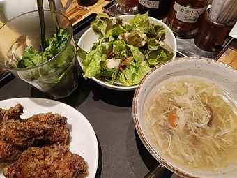 汐留ランチ ベトナムフロッグ ランチ パクチー サラダ スープ