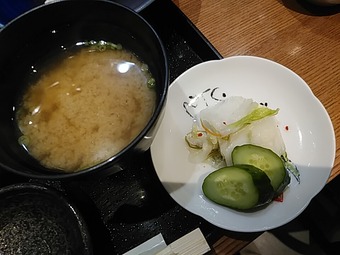 銀座旬菜青山 ランチ 味噌汁 漬物