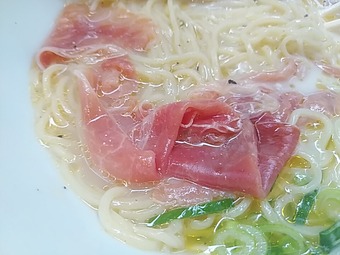 新橋ランチ 新橋ラーメン ドゥエイタリアン 生ハムフロマージュ