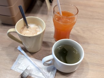 ガスト すかいらーく 朝食 モーニング ドリンクバー付き