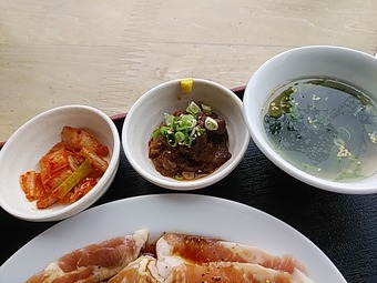 YAKINIKU A FIVE徳 銀座焼肉徳 ランチ キムチ 牛筋 スープ