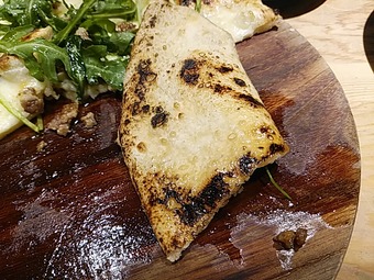 銀座 いぞら ピザランチ サルシッチャ