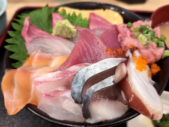 おまかせ海鮮丼 1250円 人形町 ザ築地 ランチ