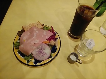 銀座 トラットリア ラ グロッタ ランチ サラダ