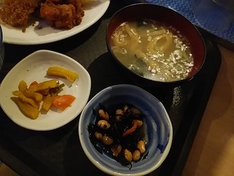 新橋ランチ 新橋ワンコインランチ 500円 居酒屋光 ひかり 小鉢