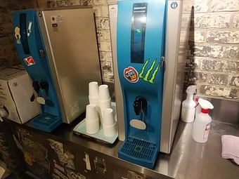 給水機 日比谷グルメゾン 日比谷ラーメンアベニュー 銀座 神仙