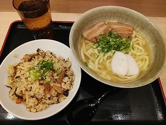 沖縄そば 沖縄そば専門店やんばる 汐留ランチ カレッタ汐留