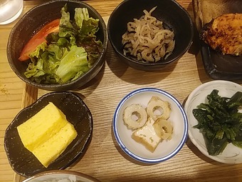 新橋 魚焼男 焼き魚ランチ 小鉢